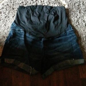 Maternity shorts